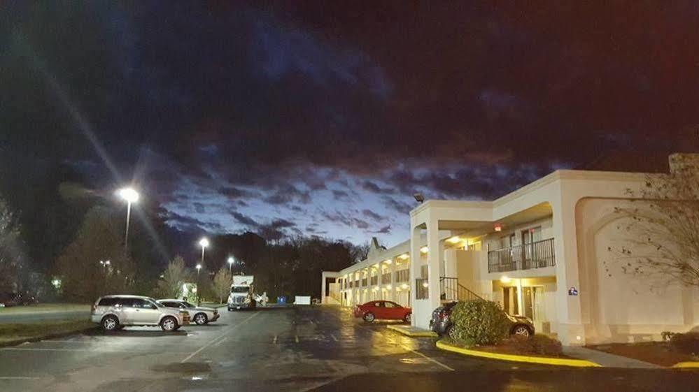 Days Inn Salisbury Extérieur photo