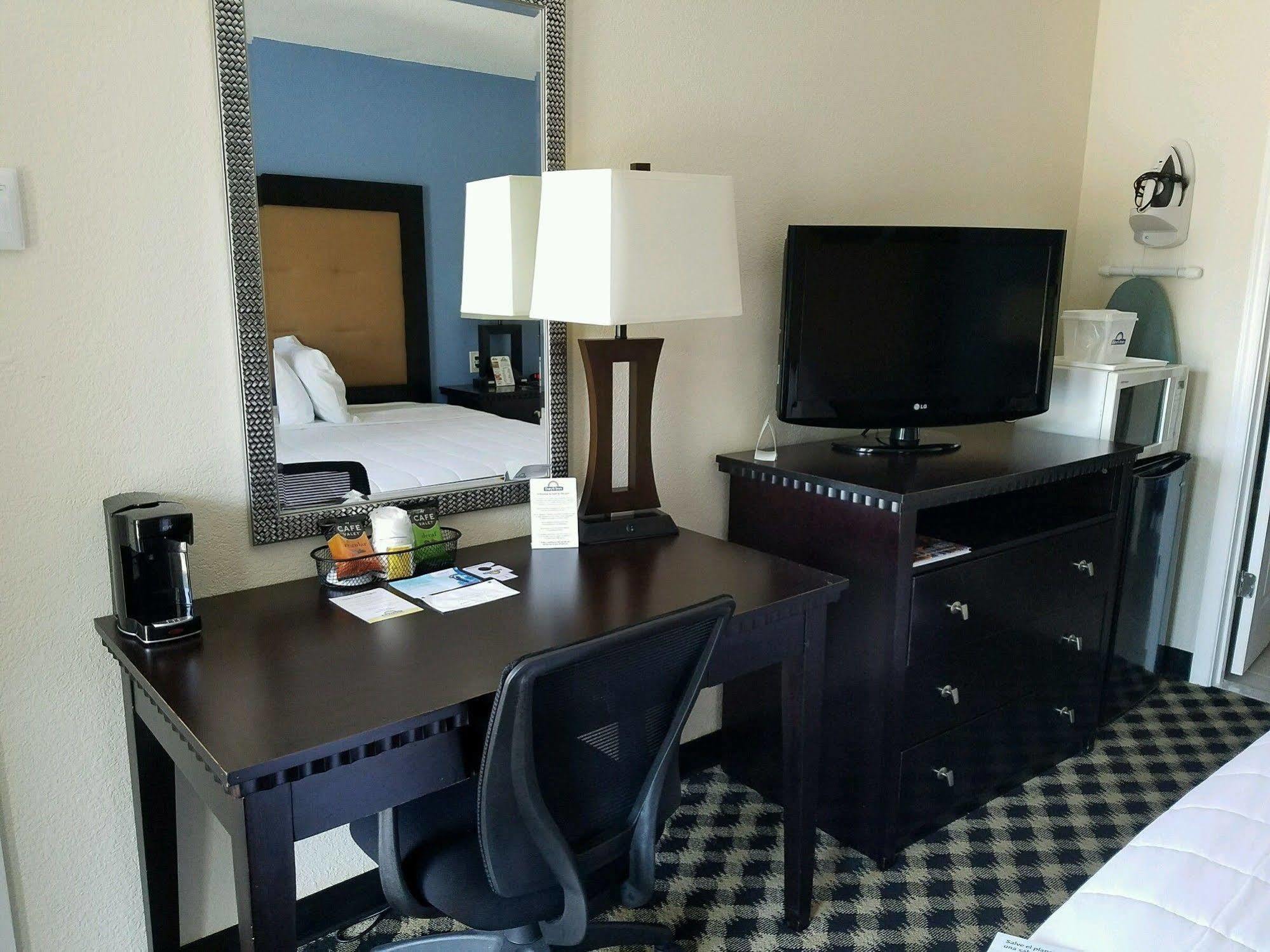 Days Inn Salisbury Extérieur photo